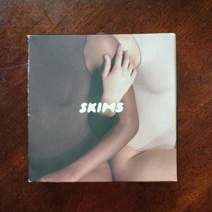 Skims Kim Kardashian Scoop neck bodysuit	Onyx L/XL